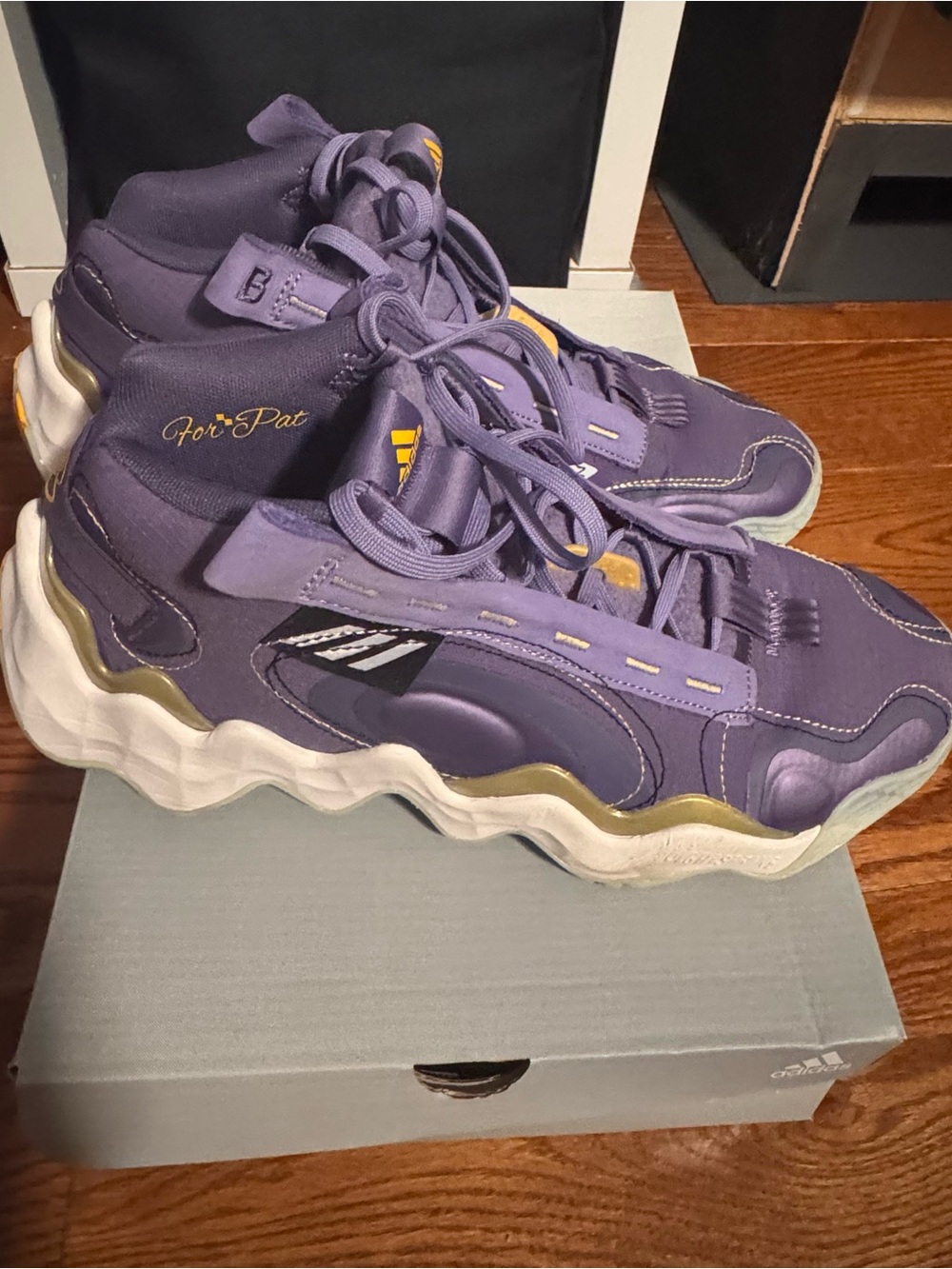 Adidas Exhibit B MIDS Candace Parker Basketball Shoes, size 11